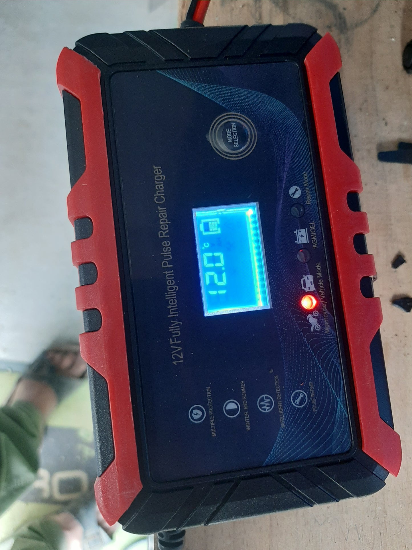 Chargeur de batterie écran LCD