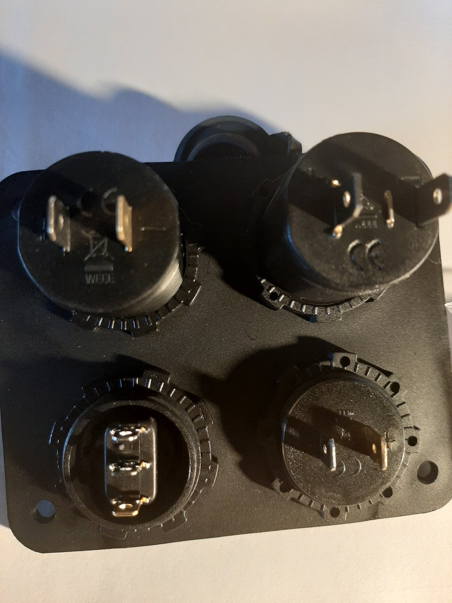 Tableau électrique 12v 1 accessoire,usb...