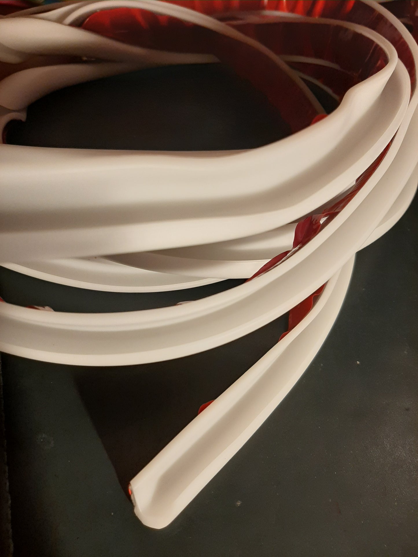 Goutière pour protection fenêtre extérieur