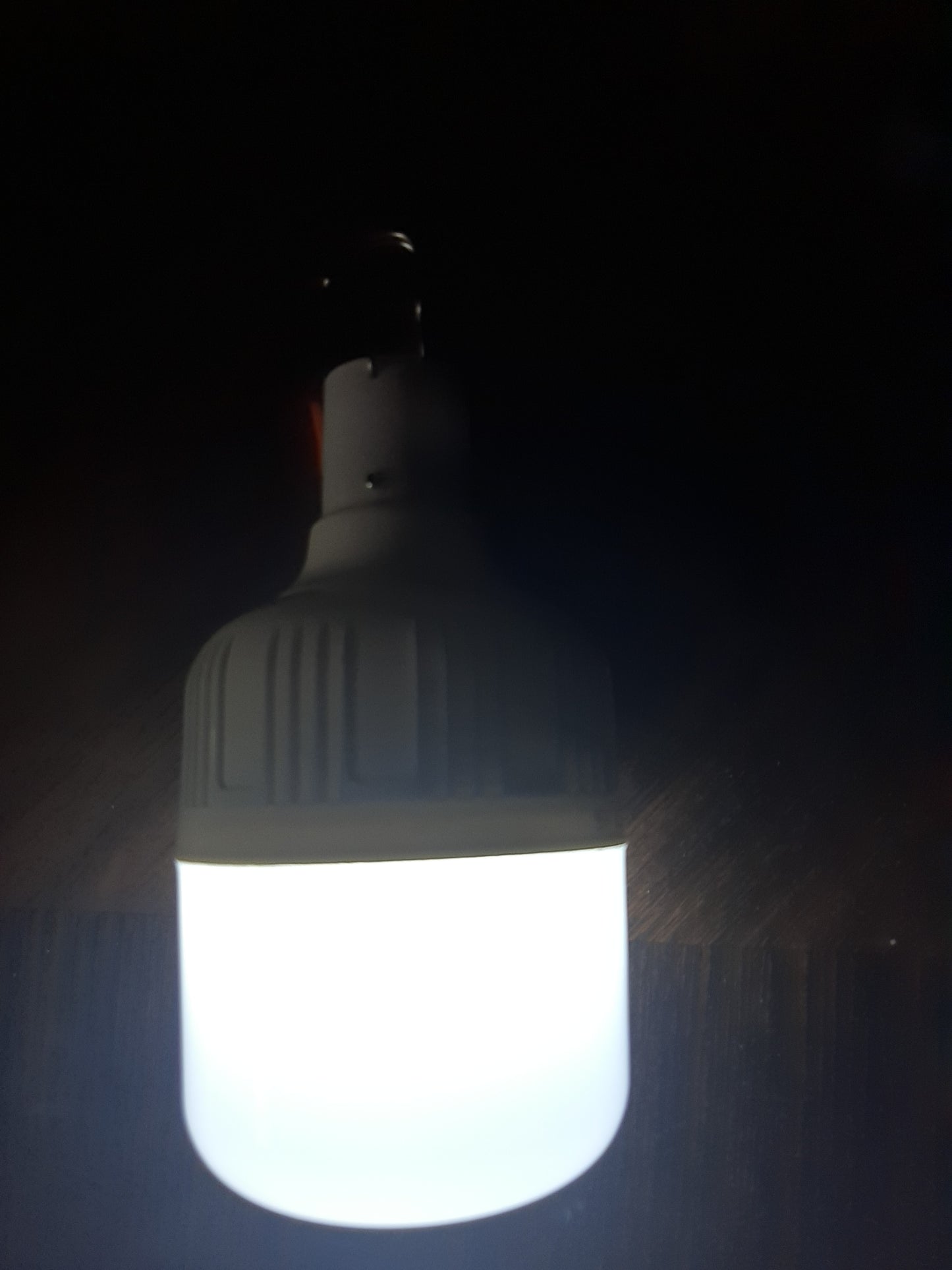 Ampoule Led a suspendre chargement USB