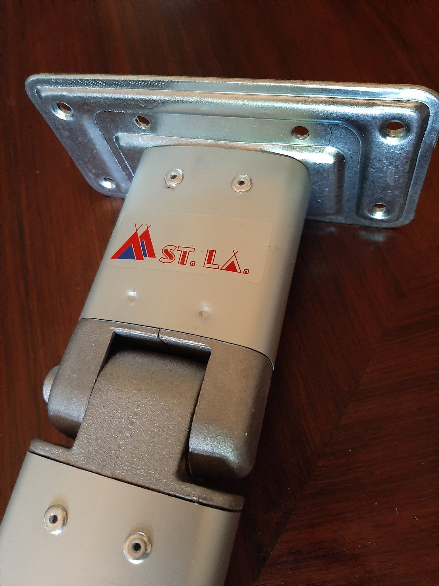 Pied de table pliant à roulette