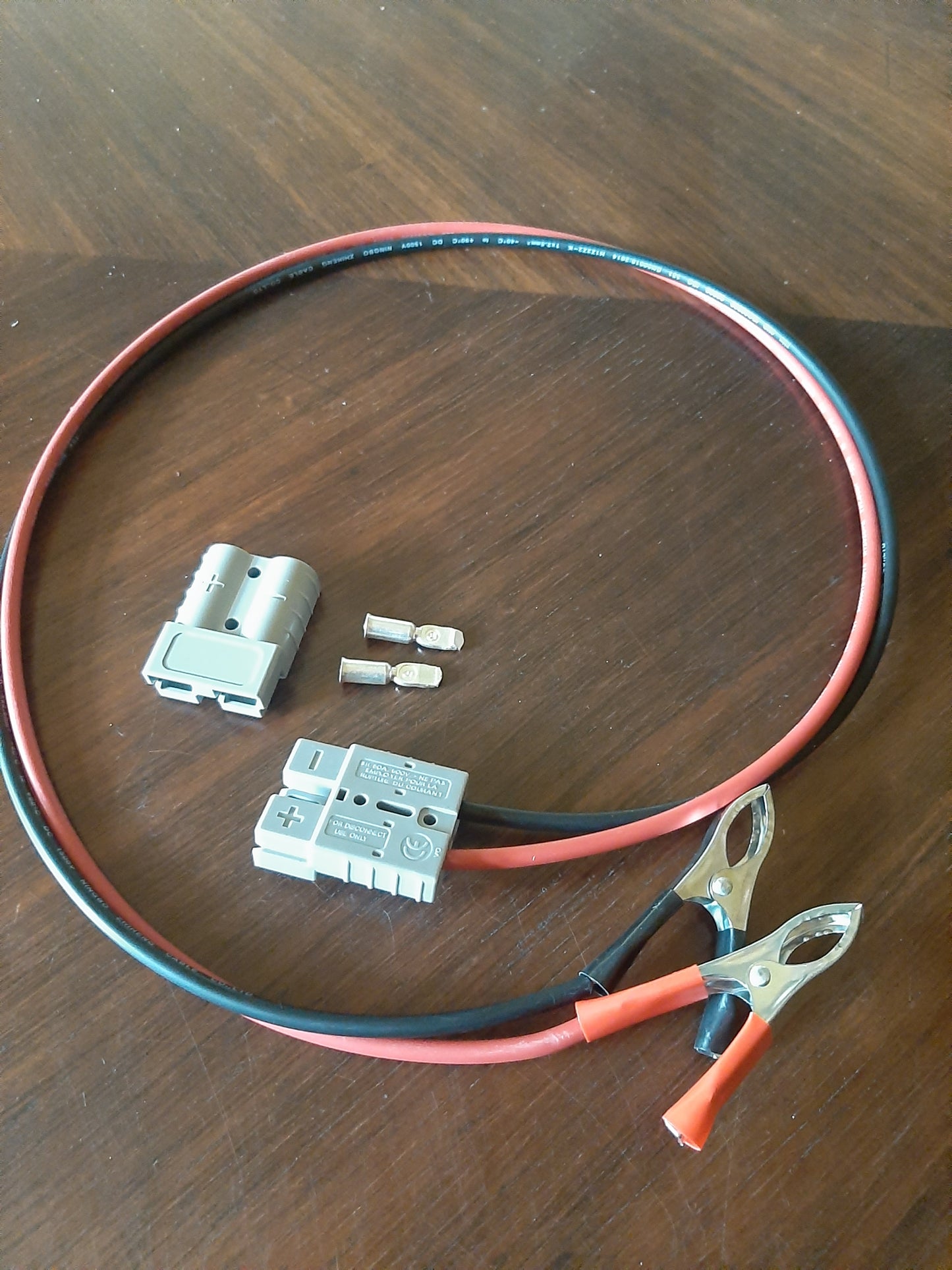 2m câble avec pinces crocodiles et fiches grises