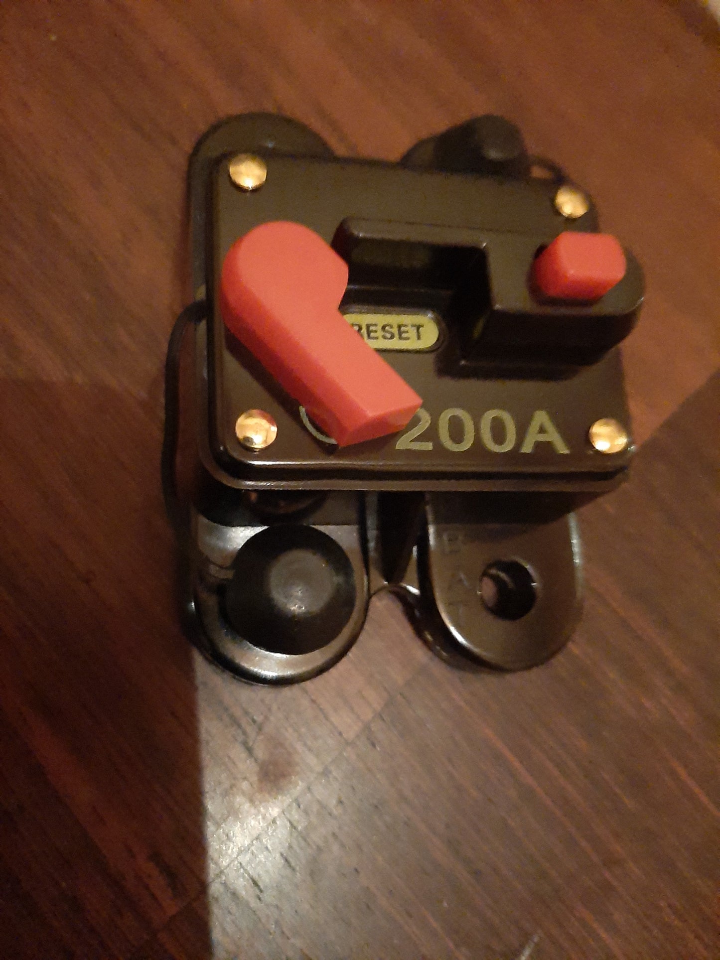 Disjoncteur 12V 200A