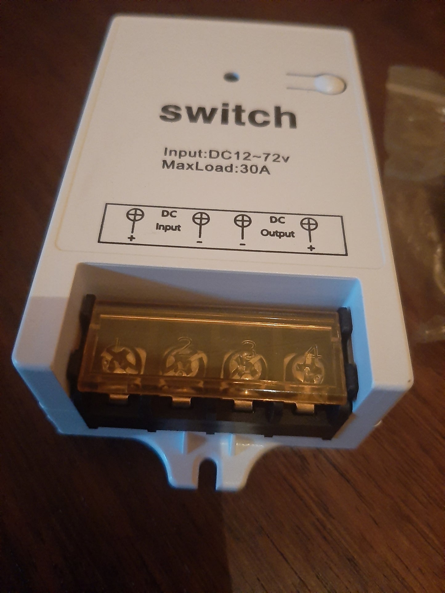 Disjoncteur 12v 30A avec 2 télécommandes
