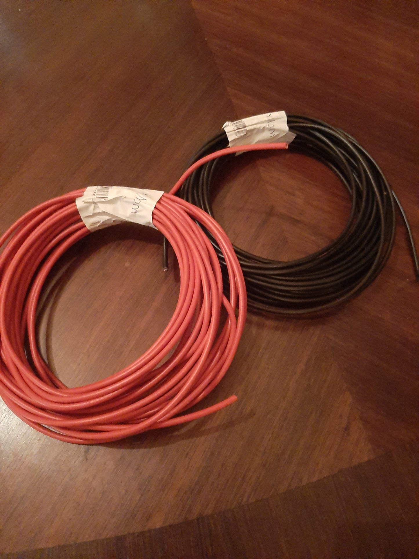 Jeu de cables rouge et noir 2 x 10m diamètre 2.5mm2 H07V-K