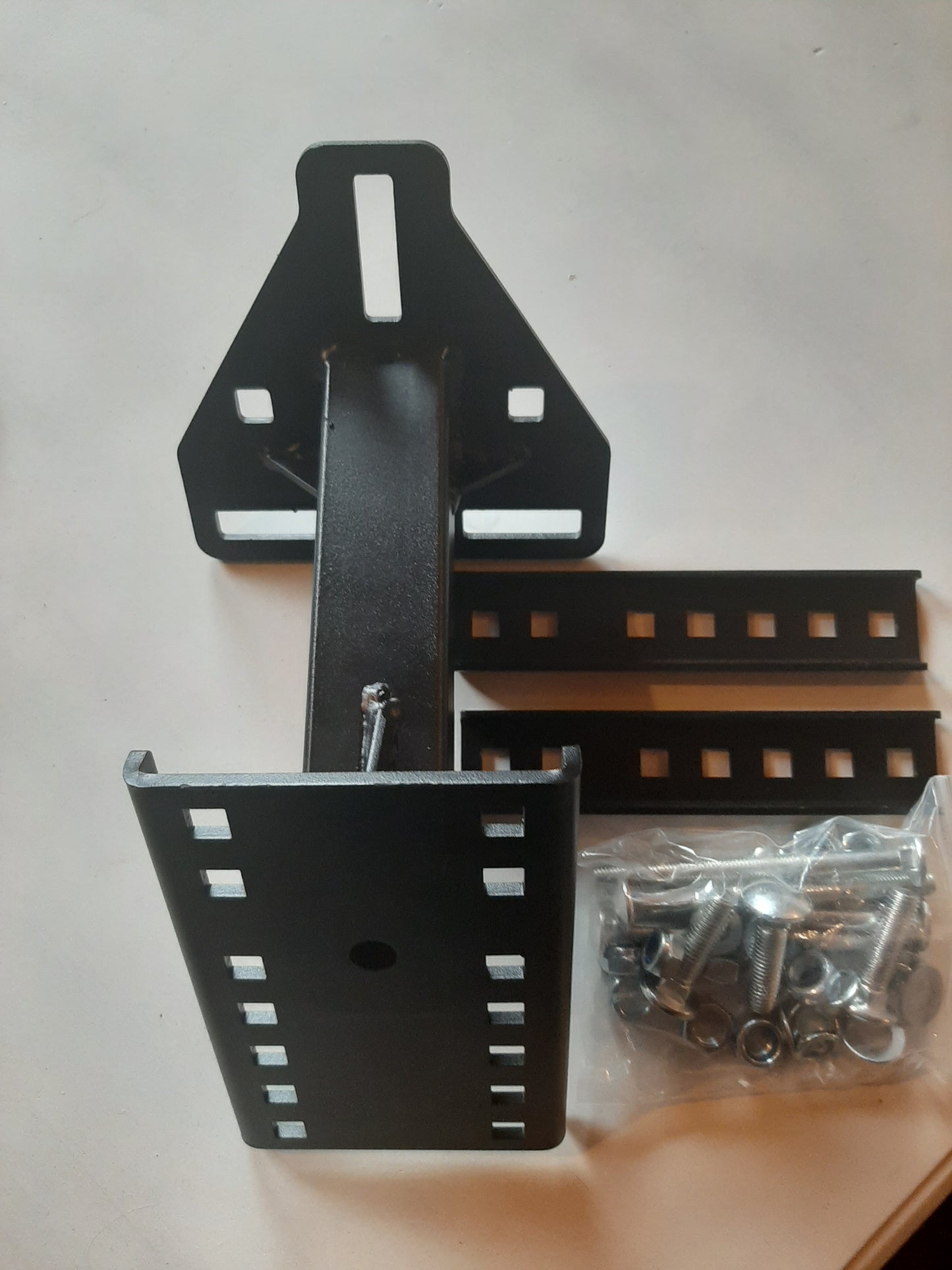 Support de roue de secours pour remoque