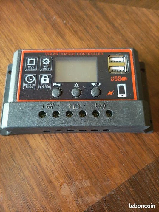 Régulateur et contrôleur de charge 100A PWM